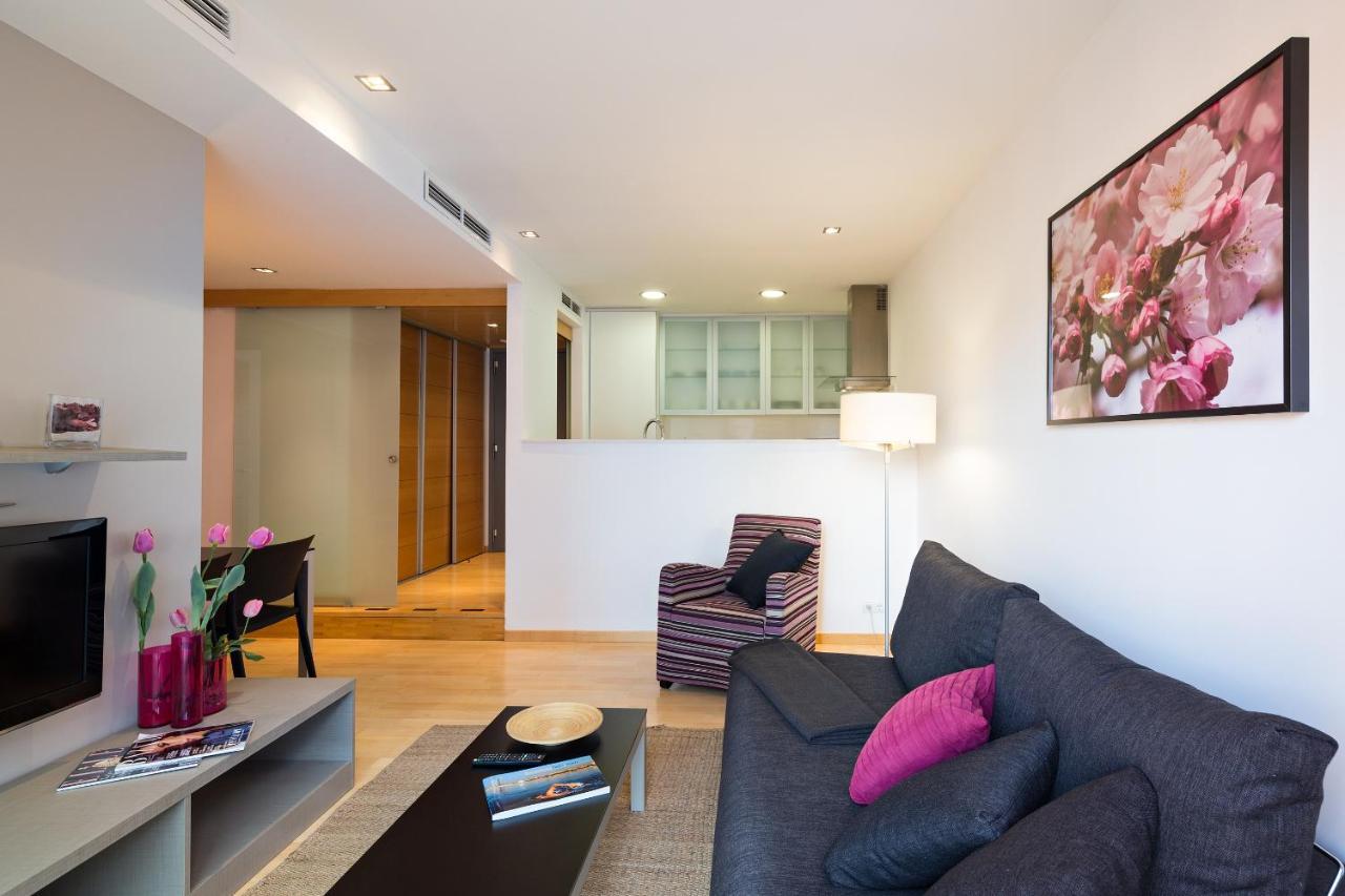 Lugaris Rambla Apartments บาร์เซโลนา ภายนอก รูปภาพ