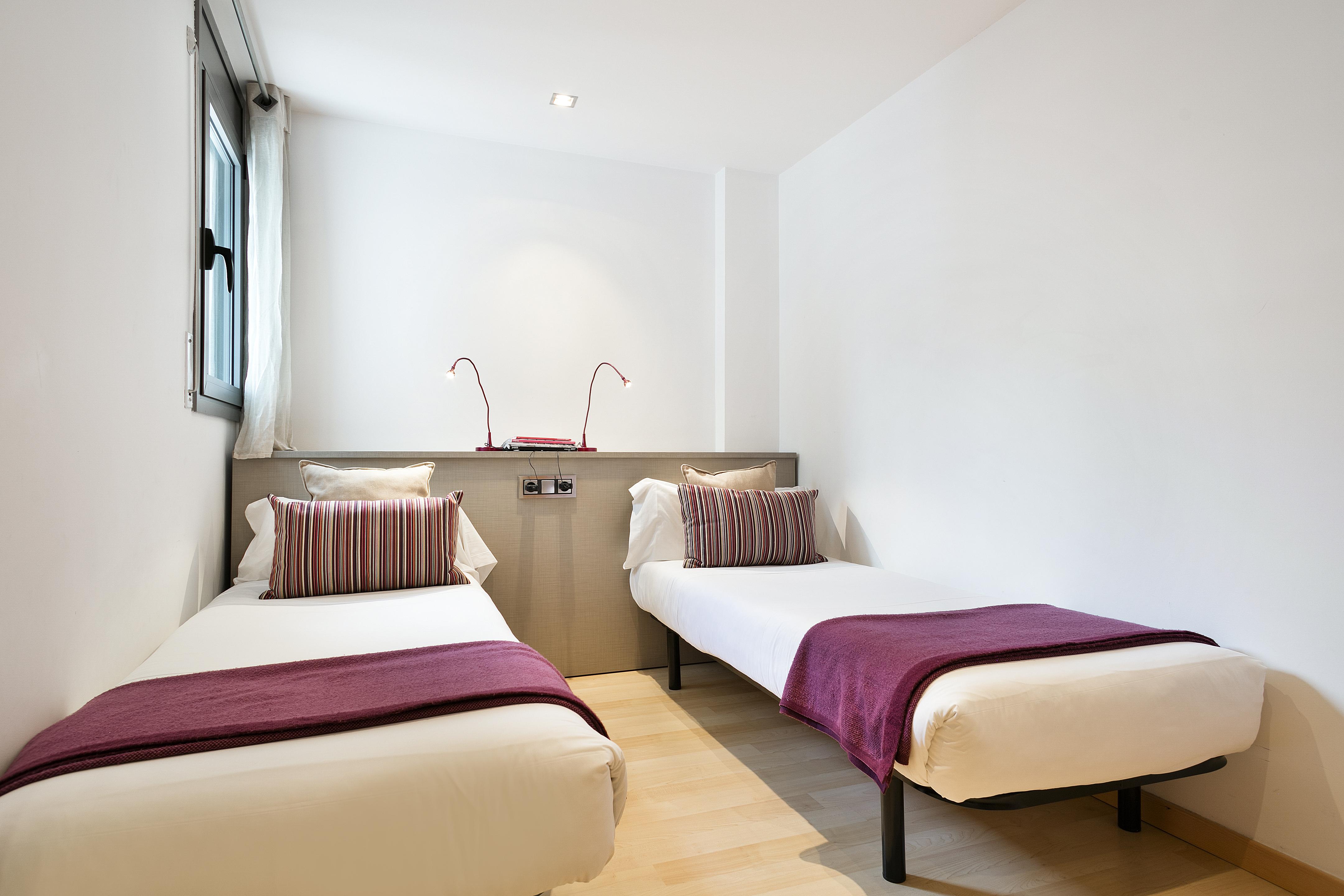 Lugaris Rambla Apartments บาร์เซโลนา ภายนอก รูปภาพ