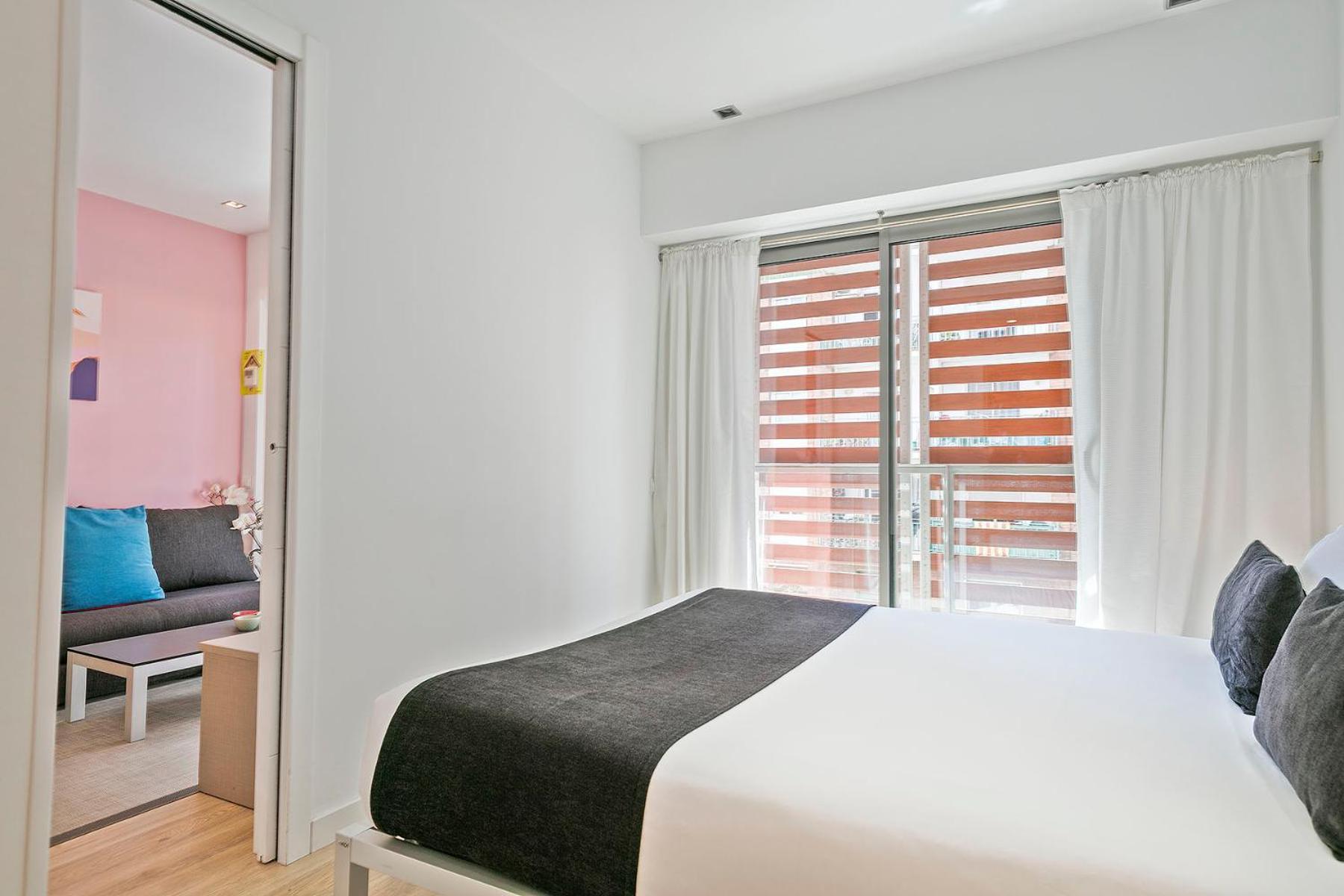 Lugaris Rambla Apartments บาร์เซโลนา ภายนอก รูปภาพ