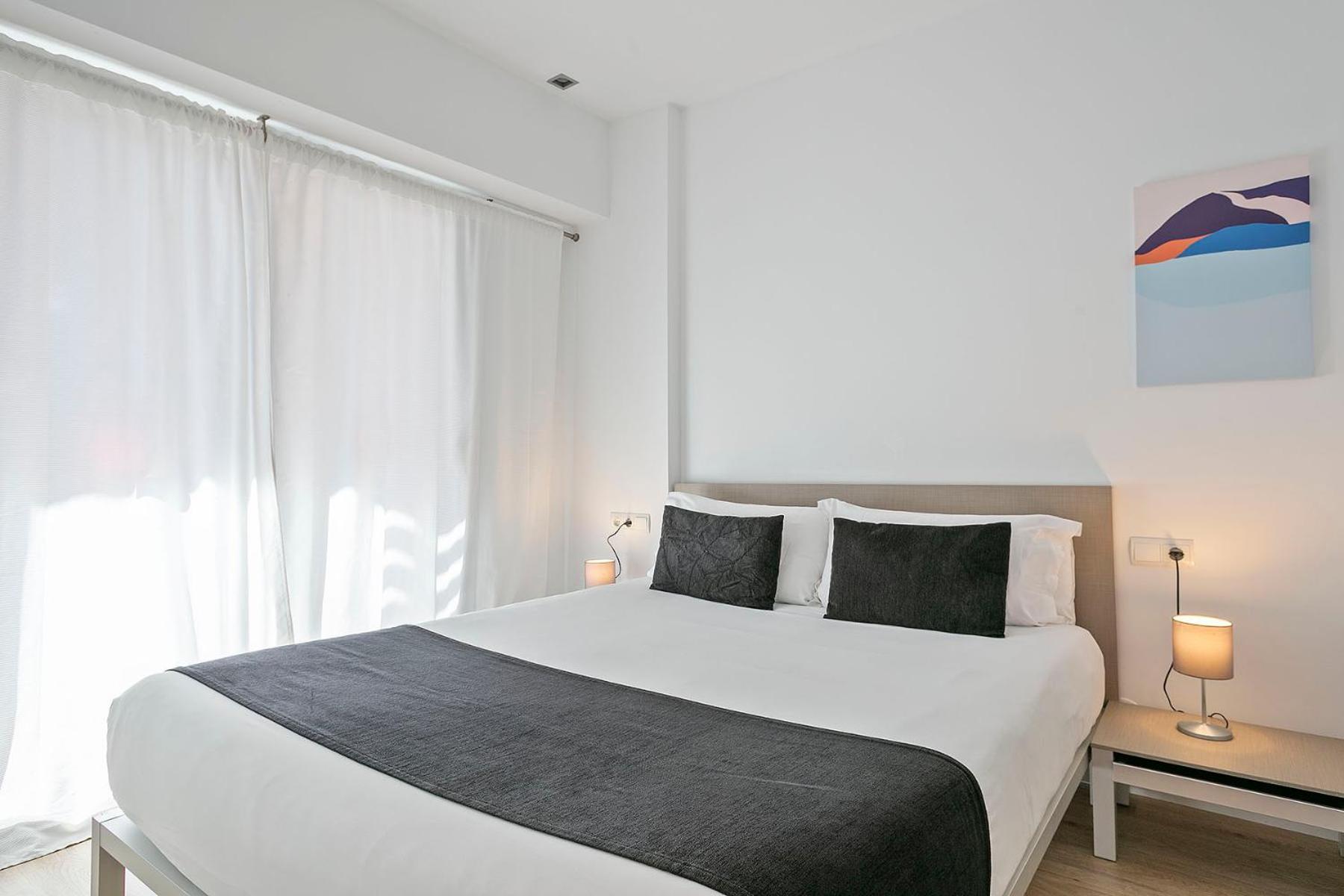 Lugaris Rambla Apartments บาร์เซโลนา ภายนอก รูปภาพ